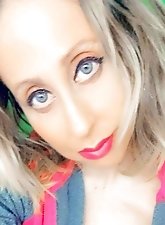 Displaying her anklet