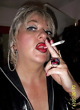 Extravagant older woman is exposing her sexy body