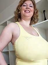 Fatty mature babes get their pussy hammered