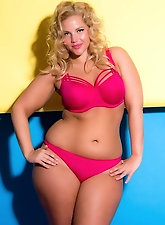 Bare simple stunning chicks