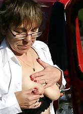 MADURA CALIENTE MUY PUTA