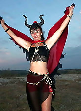 Inviting mature mademoiselles like to take part in porn very much