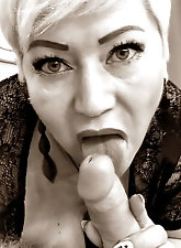 Amazing mature women posing in the nude for enjoyment